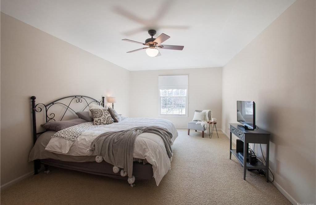 47320 Autumn Park Crt, Novi, MI 48374